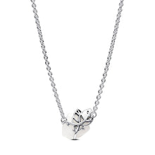 Load image into Gallery viewer, White Rose in Bloom Collier Necklace