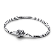Load image into Gallery viewer, Heart Wings Clasp Snake Chain Bracelet