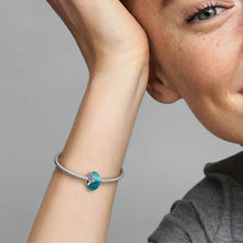 Load image into Gallery viewer, Faceted Murano Glass Friendship Charm
