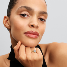 Load image into Gallery viewer, Oval Sparkling Halo Ring