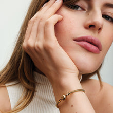 Load image into Gallery viewer, Barrel Clasp Snake Chain Bracelet