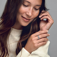 Load image into Gallery viewer, Triple Pansy Flower Ring