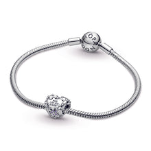 Load image into Gallery viewer, Mum Daisy Heart Charm