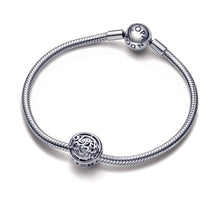 Load image into Gallery viewer, Mum Hero Openwork Charm