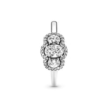 Load image into Gallery viewer, Three Stone Vintage Ring