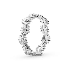 Load image into Gallery viewer, Sparkling Daisy Flower Crown Ring