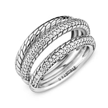 Load image into Gallery viewer, Triple Band Pavé Snake Chain Pattern Ring