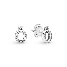 Load image into Gallery viewer, Polished Crown O Stud Earrings