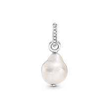 Load image into Gallery viewer, Freshwater Cultured Baroque Pearl Pendant