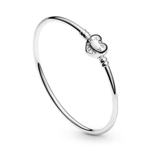 Load image into Gallery viewer, Pandora Moments Heart Clasp Bangle