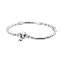 Load image into Gallery viewer, Pandora Moments Daisy Flower Clasp Snake Chain Bracelet