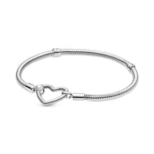 Load image into Gallery viewer, Pandora Moments Heart Closure Snake Chain Bracelet