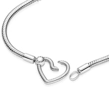 Load image into Gallery viewer, Pandora Moments Heart Closure Snake Chain Bracelet