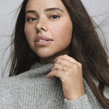 Load image into Gallery viewer, Sparkling Marquise Double Wishbone Ring