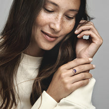 Load image into Gallery viewer, Deep Purple Pansy Flower Ring