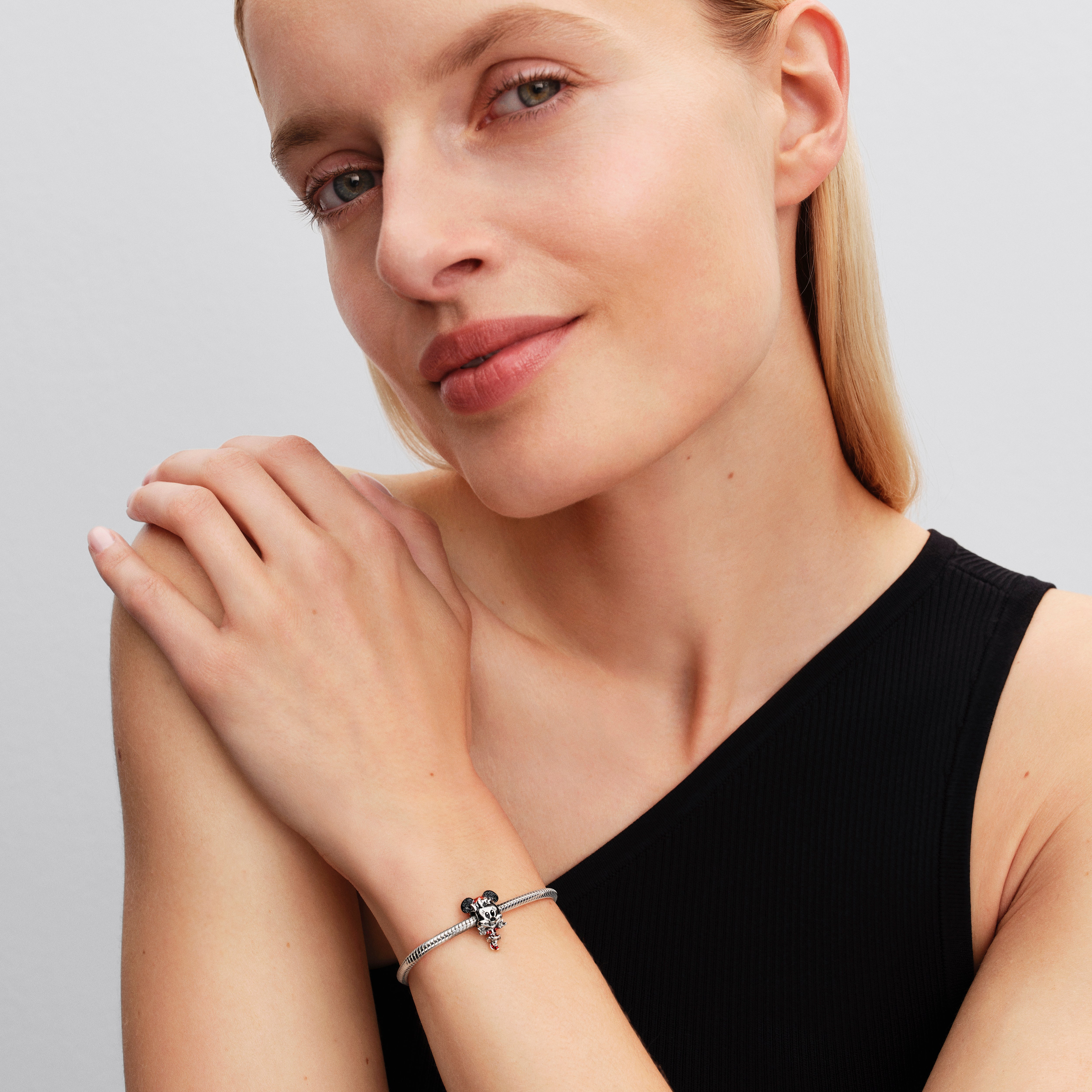 Disney Minnie Mouse Holiday Charm