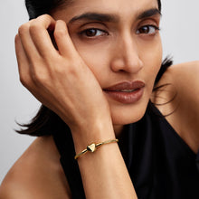 Load image into Gallery viewer, Heart Clasp Faceted Snake Chain Bracelet
