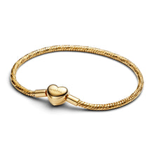 Load image into Gallery viewer, Heart Clasp Faceted Snake Chain Bracelet
