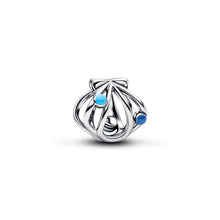 Load image into Gallery viewer, Openwork Shell Charm
