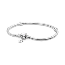 Load image into Gallery viewer, Pandora Moments Daisy Flower Clasp Snake Chain Bracelet
