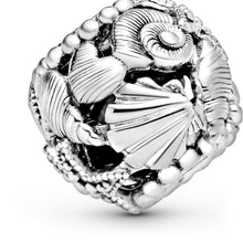 Load image into Gallery viewer, Openwork Starfish, Shells &amp; Hearts Charm
